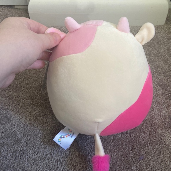 Squishmallows Winking Caedyn the Cow 7.5in - Picture 2 of 2
